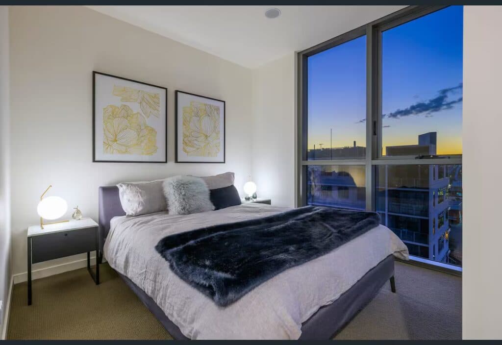 Dazzling City Views + Heart of City Excitement - Image 8