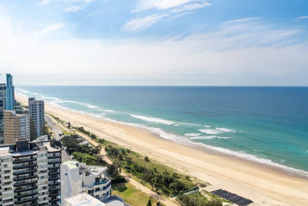 Beachfront 1BR Haven! Ocean Views, Iconic Location - Image 10