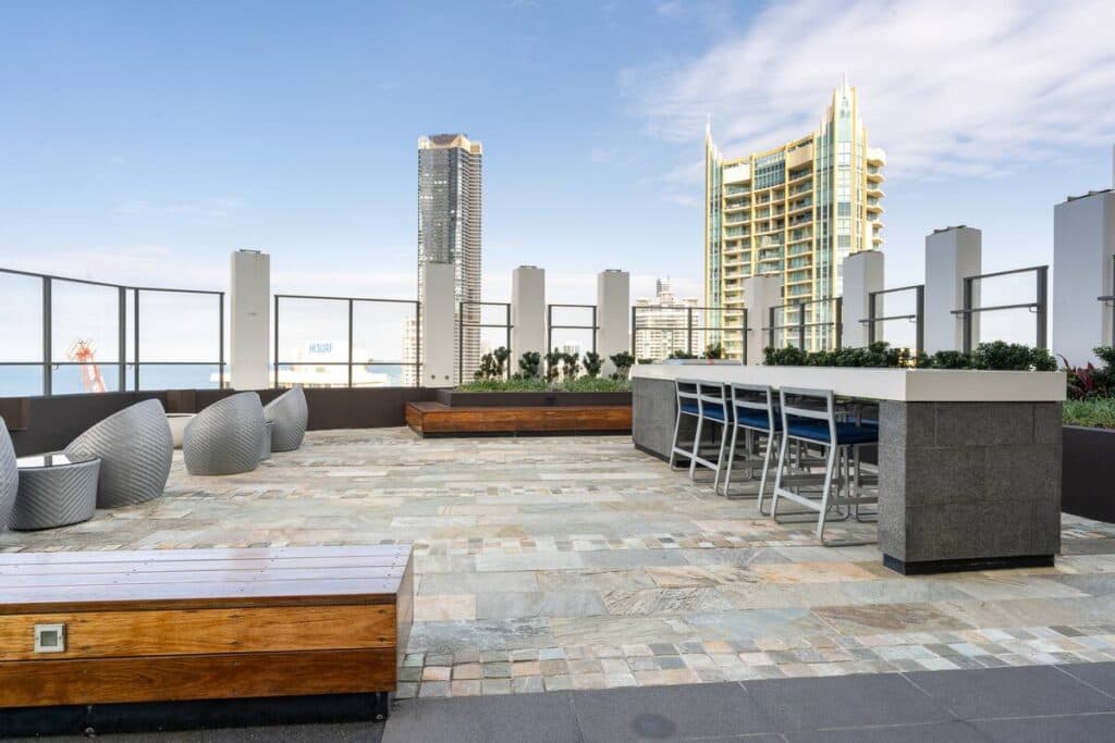 Beachfront 1BR Haven! Ocean Views, Iconic Location - Image 3