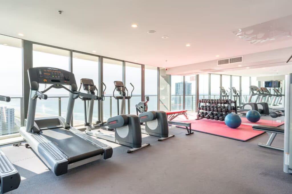 Beachfront 1BR Haven! Ocean Views, Iconic Location - Image 5