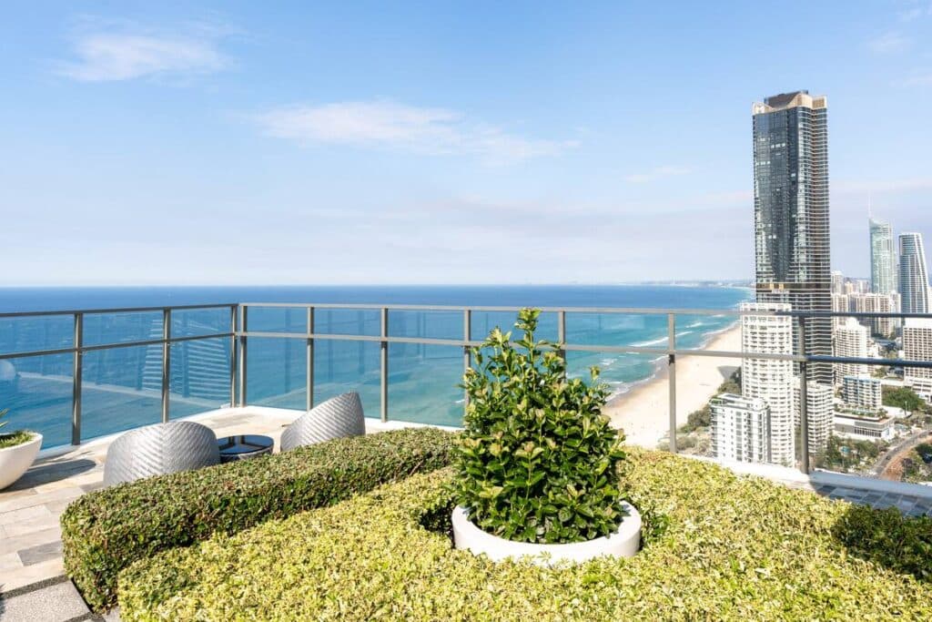 Beachfront 1BR Haven! Ocean Views, Iconic Location - Image 8