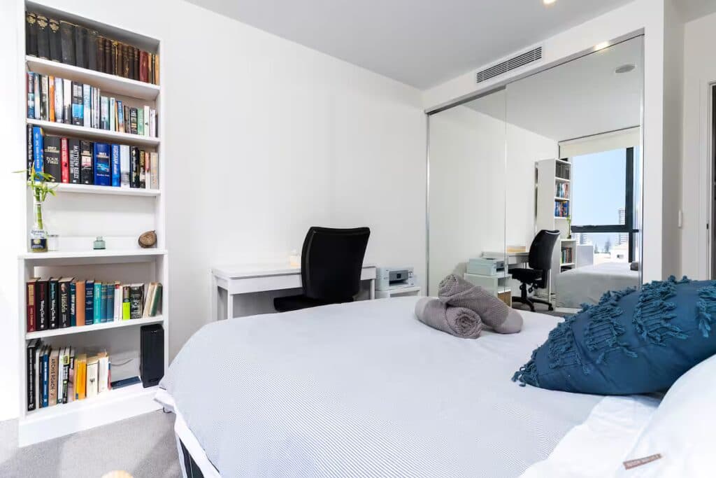 Fantastic Ocean & River Views! Pool, Gym & Sauna - Image 2