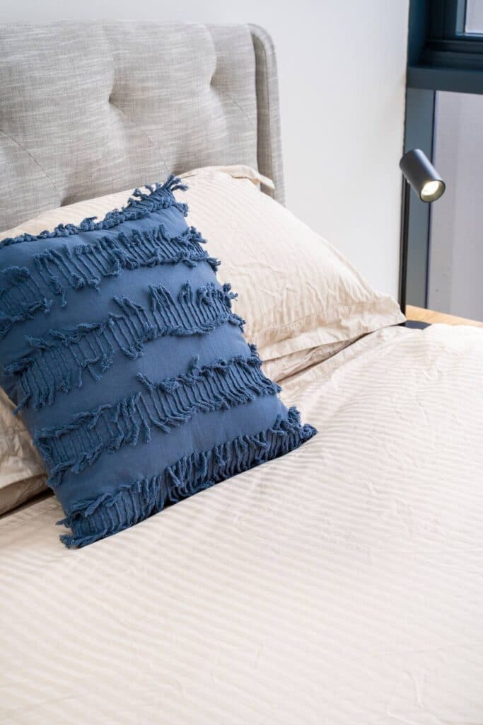 Fantastic Ocean & River Views! Pool, Gym & Sauna - Image 8