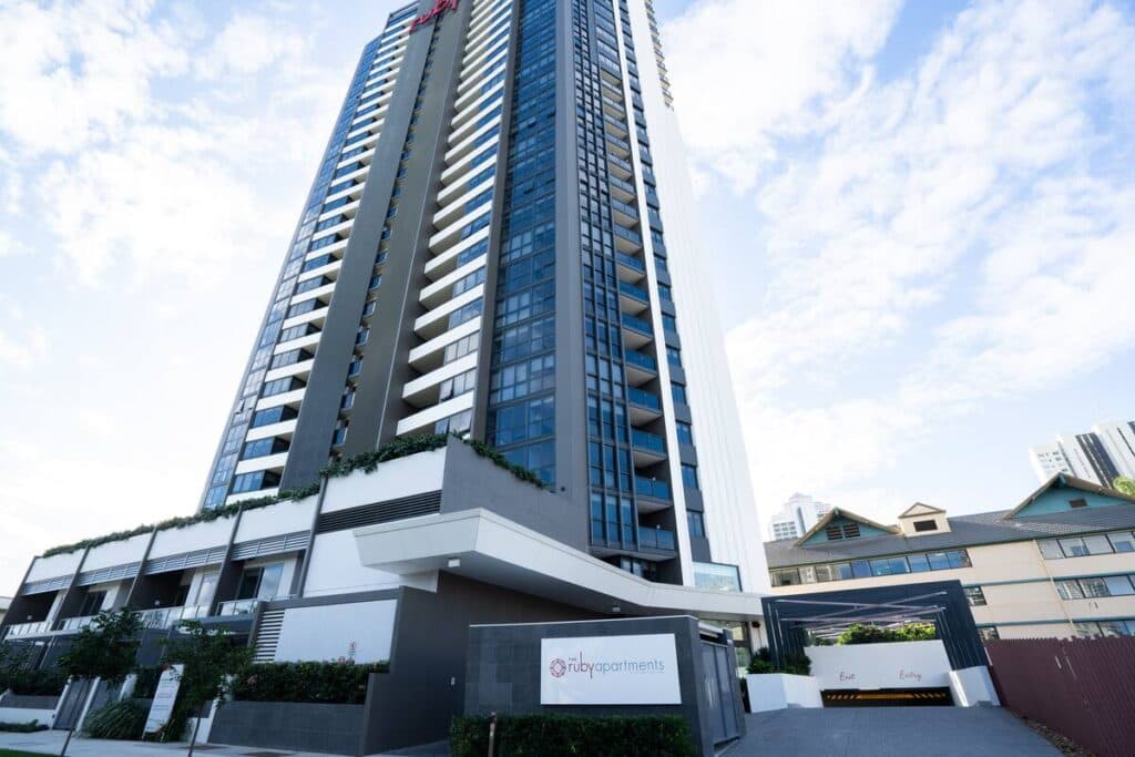 Sensational Views, Spacious Apt w/ Gym,Sauna&Pool - Image 1