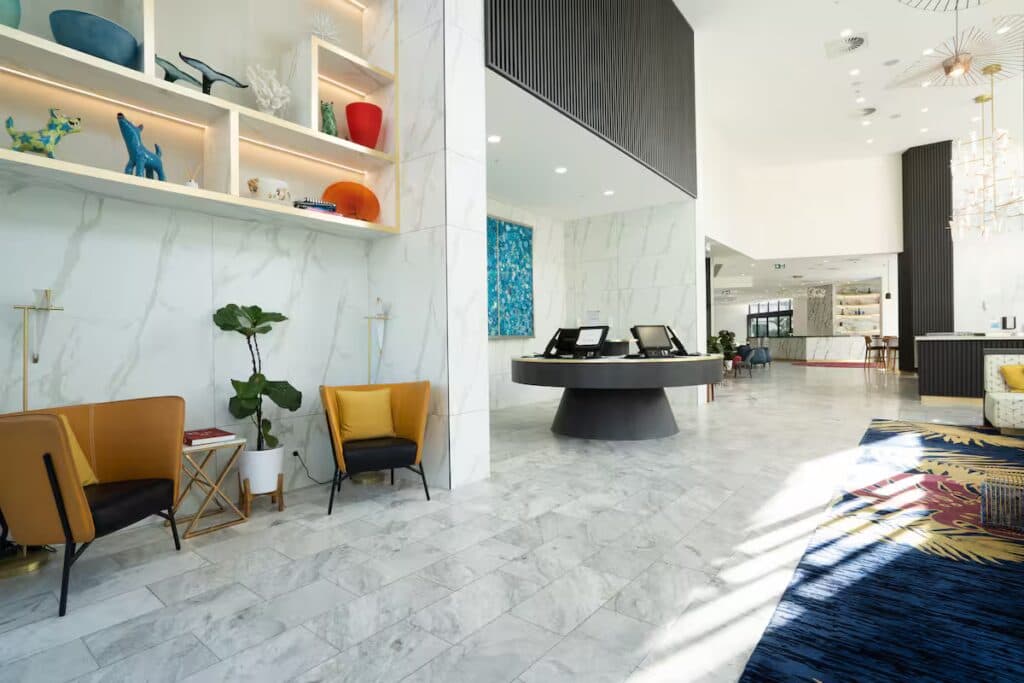 Sensational Views, Spacious Apt w/ Gym,Sauna&Pool - Image 8