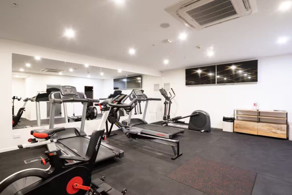 Stunning Sunsets, River Views & Central Location! - Image 4