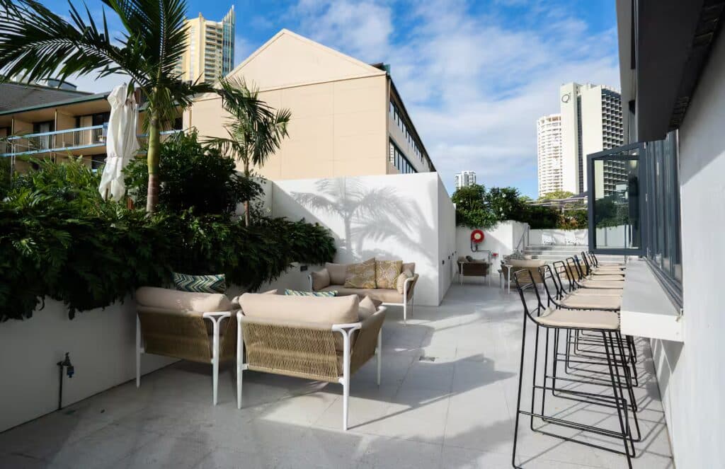 Stunning Sunsets, River Views & Central Location! - Image 8