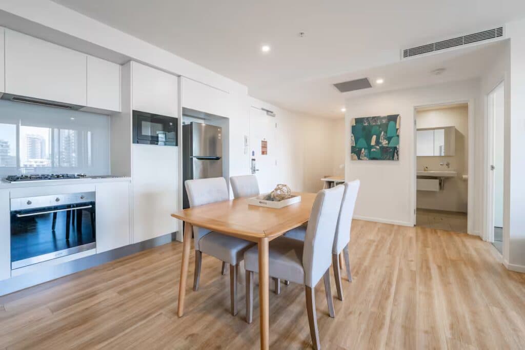 Stylish Apt with City Views+Gym, Pool, Sauna! - Image 8