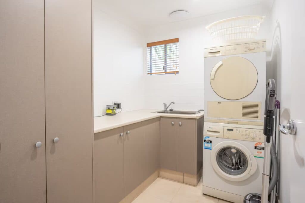 Ultimate Beachfront Bliss! 3BD Tropical Escape - Image 3