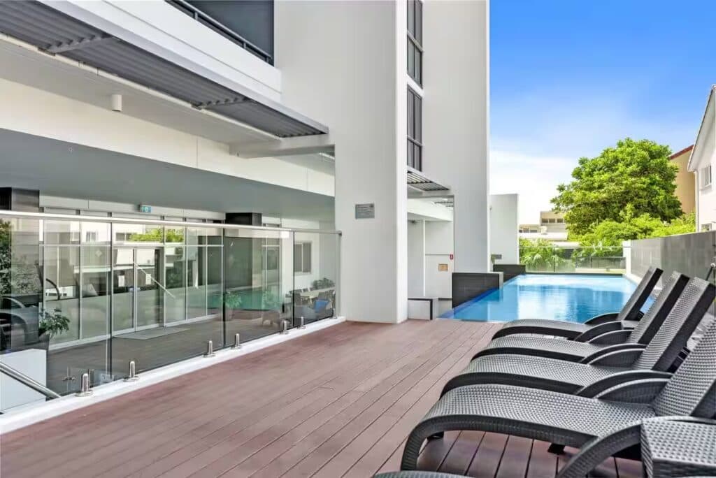 Vibrant 2BD Escape + Exhilarating Location! - Image 1