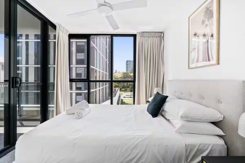 Vibrant 2BD Escape + Exhilarating Location! - Image 10