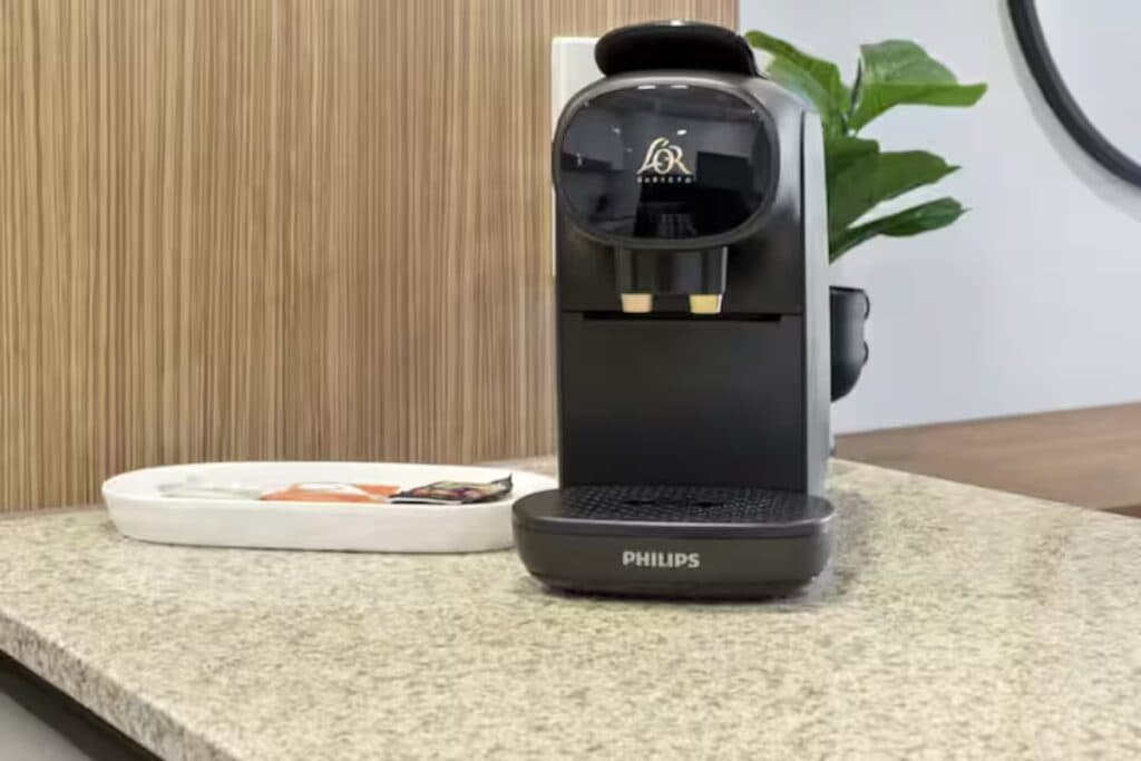 Vibrant 2BD Escape + Exhilarating Location! - Image 2