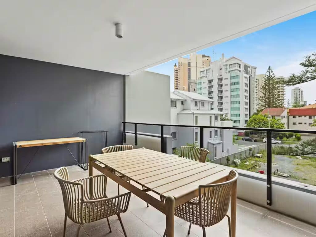 Vibrant 2BD Escape + Exhilarating Location! - Image 5