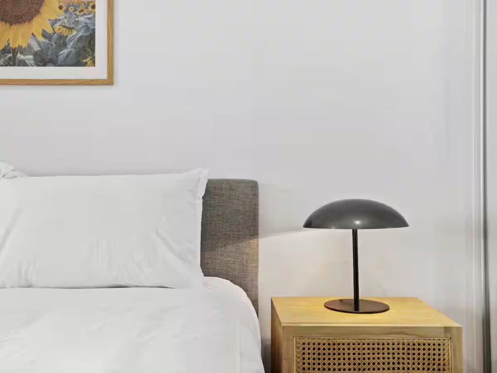 Vibrant 2BD Escape + Exhilarating Location! - Image 9