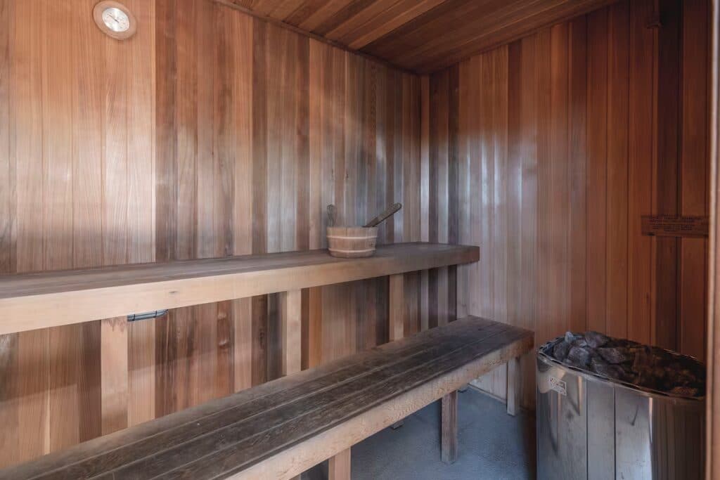 Comfy 1BD Aprt w/Pool,Tennis&Gym - Image 3